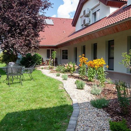 Penzion Solid Spa Mladá Boleslav Exteriér fotografie