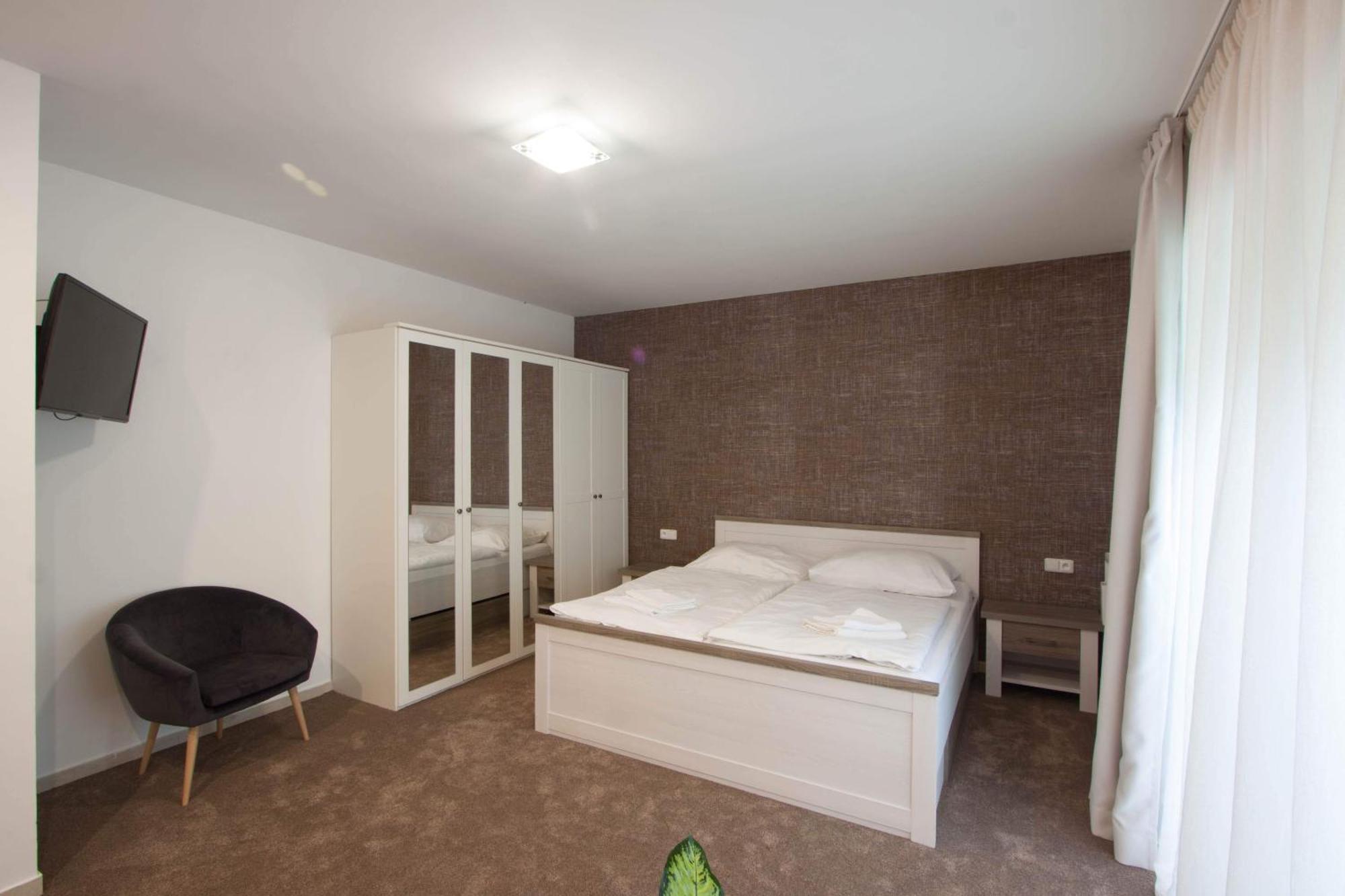 Penzion Solid Spa Mladá Boleslav Exteriér fotografie